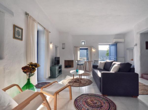Leticia Villa with pool with amazing sea views, Paros